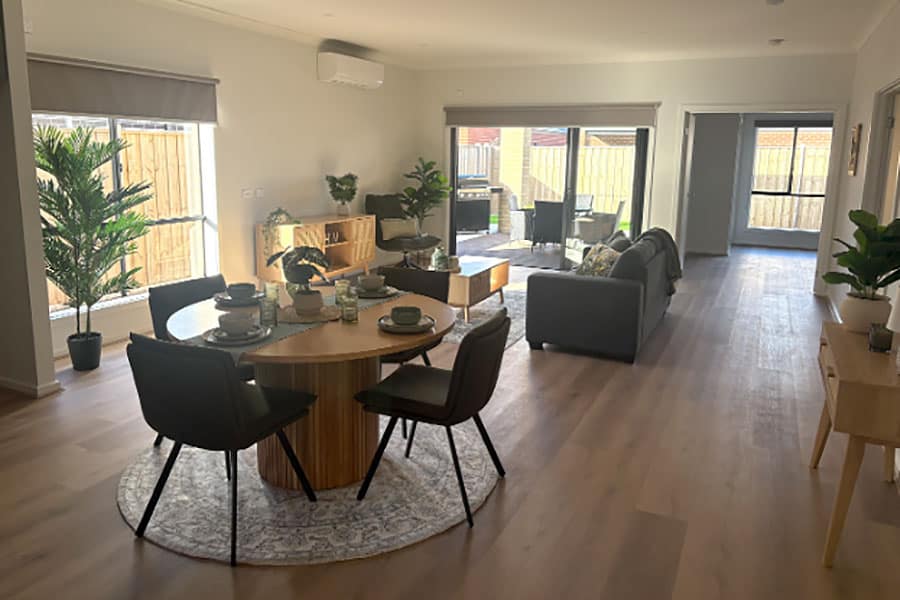 Charlemont-loungeroom